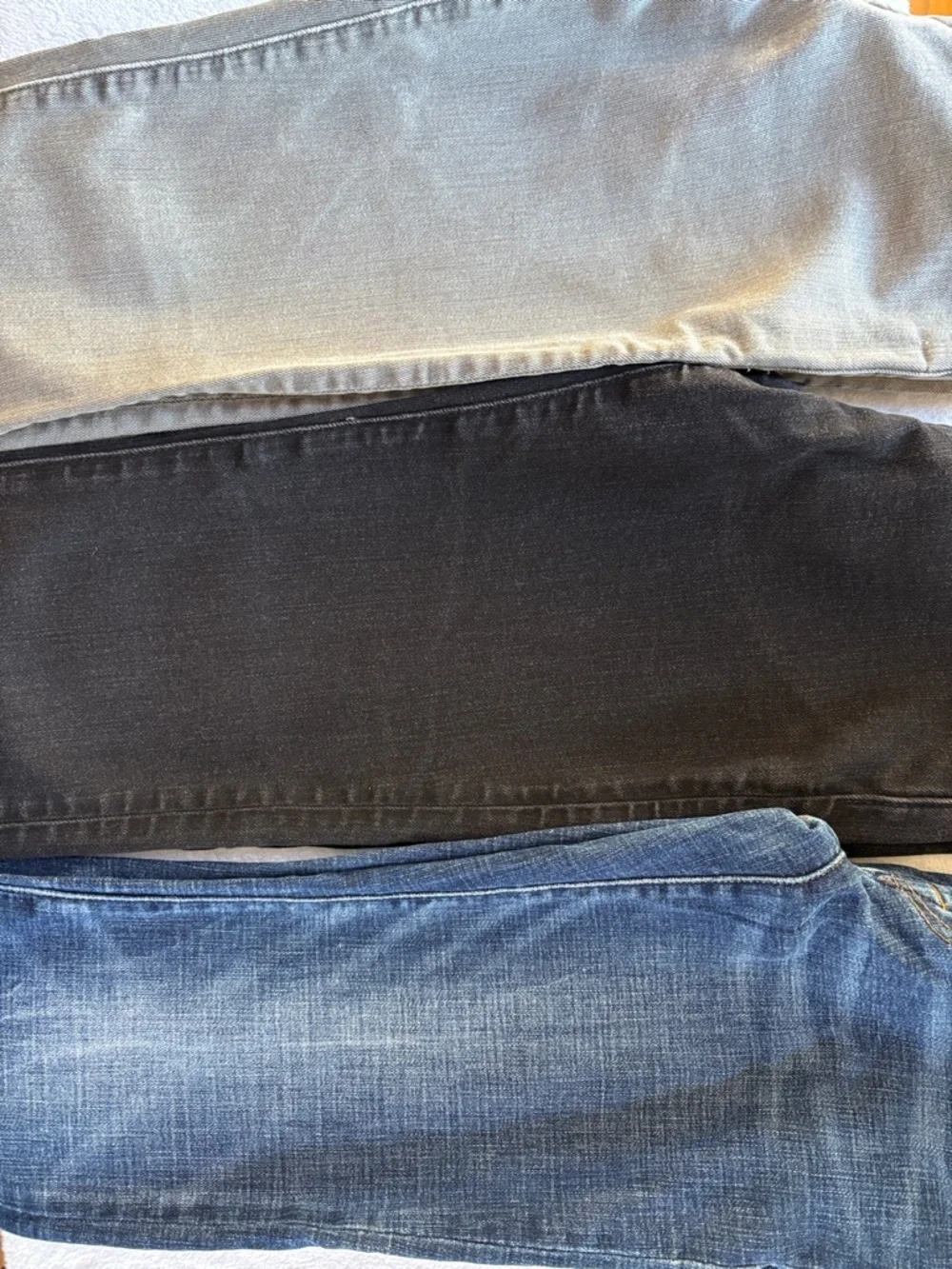 3 Pair Bundle AE Men’s Jeans Bundle 26x28 Gray, Black and Blue Slim